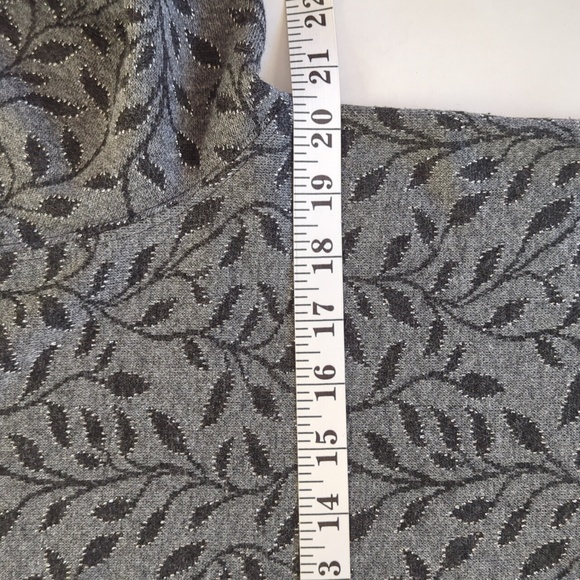 Cathy Daniels Metallic Leaf Button Up Cardigan Sweater SMALL Gray Embellished - Picture 13 of 16
